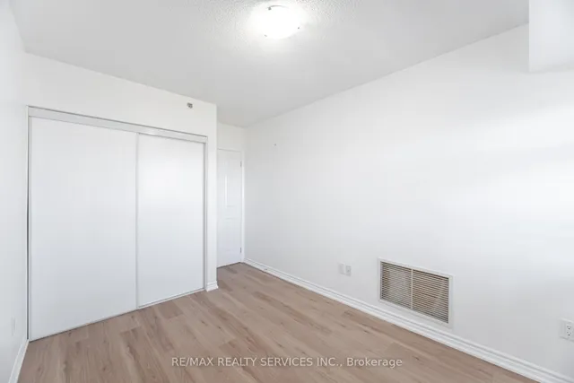 Additional image 26 of 70 baycliffe Cres Unit 408