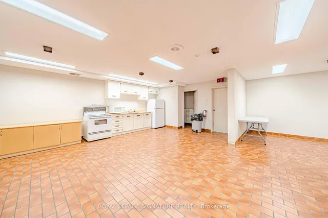 Additional image 35 of 40 Bay Mills Blvd Unit 902