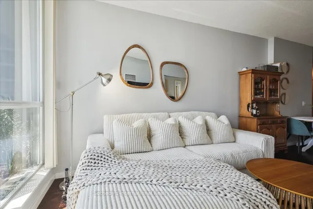 Additional image 23 of 218 Queens Quay Unit 1804