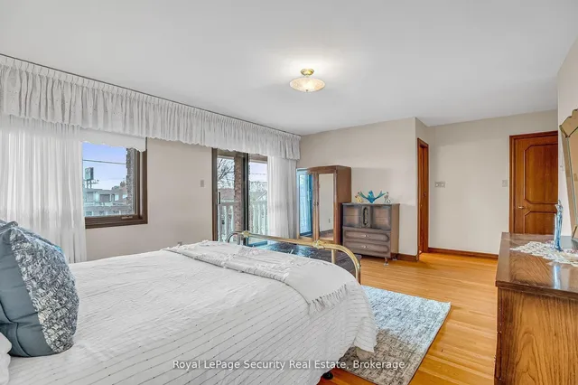 Additional image 25 of 27 Mulholland Ave