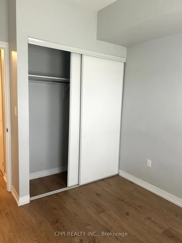 Additional image 16 of 402 The East Mall Dr Unit 318