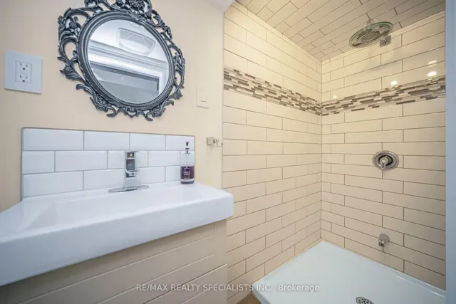 Additional image 42 of 18 Hardcastle Crt