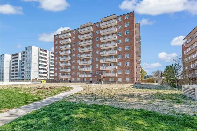 851 Queenston Rd Unit 502