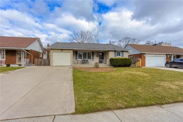 38 Country Club Dr