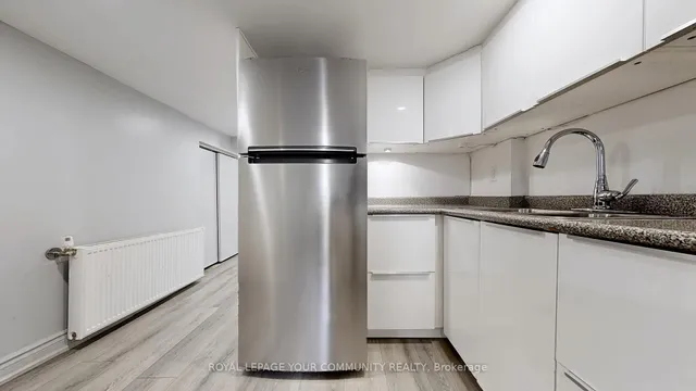 Additional image 34 of 31 Hamstead Ave