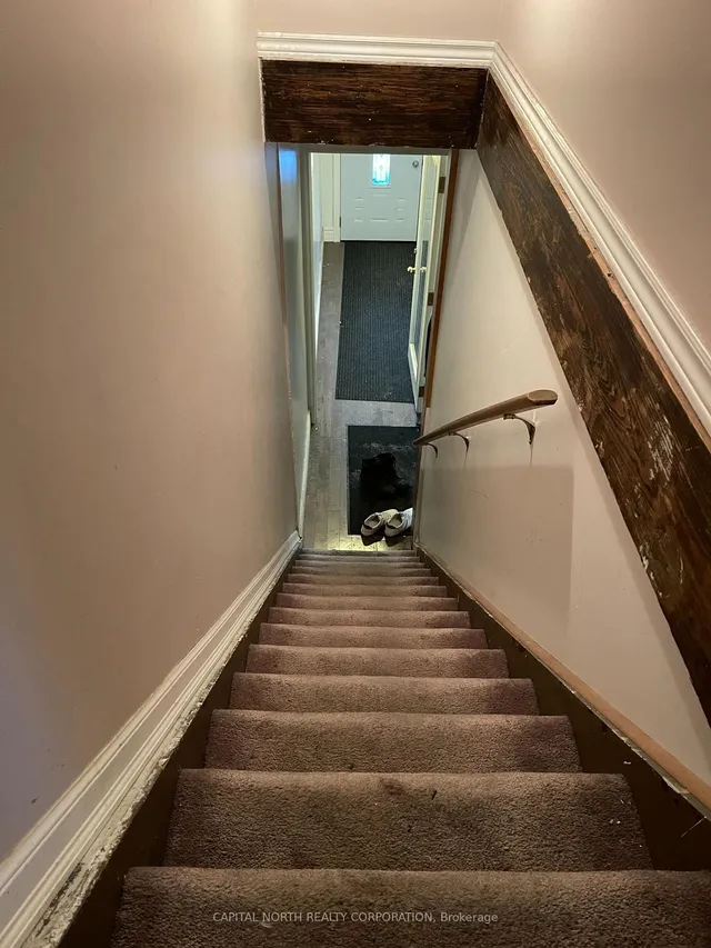 Additional image 2 of 1035 Dovercourt Rd