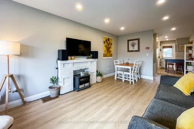 Additional image 20 of 112 Tragina Ave