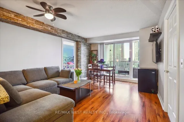 Additional image 4 of 5 Michael Power Pl Unit 902