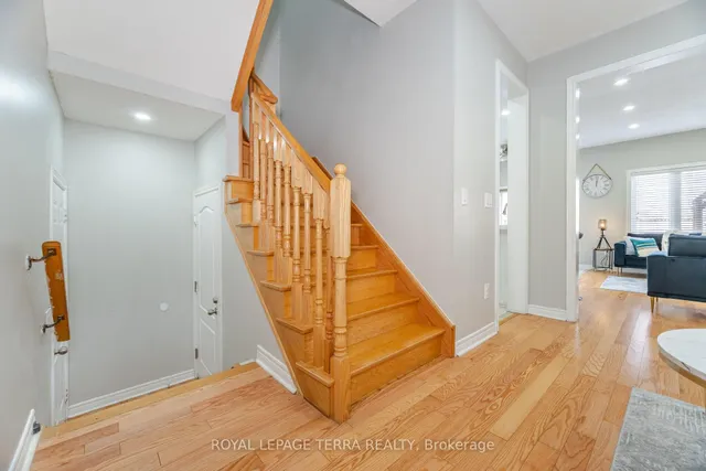 Additional image 20 of 15 Versailles Cres