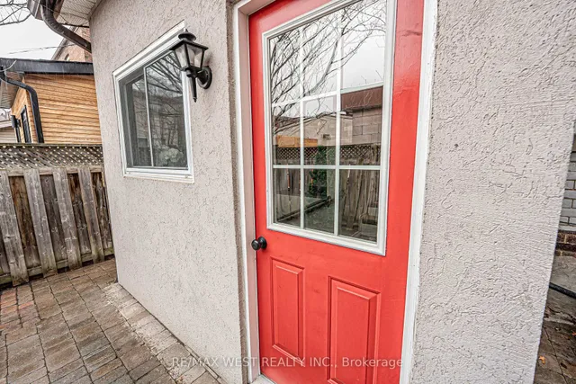 Additional image 43 of 712 Gladstone Ave