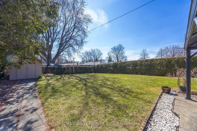 Additional image 30 of 588 Hyacinthe Blvd