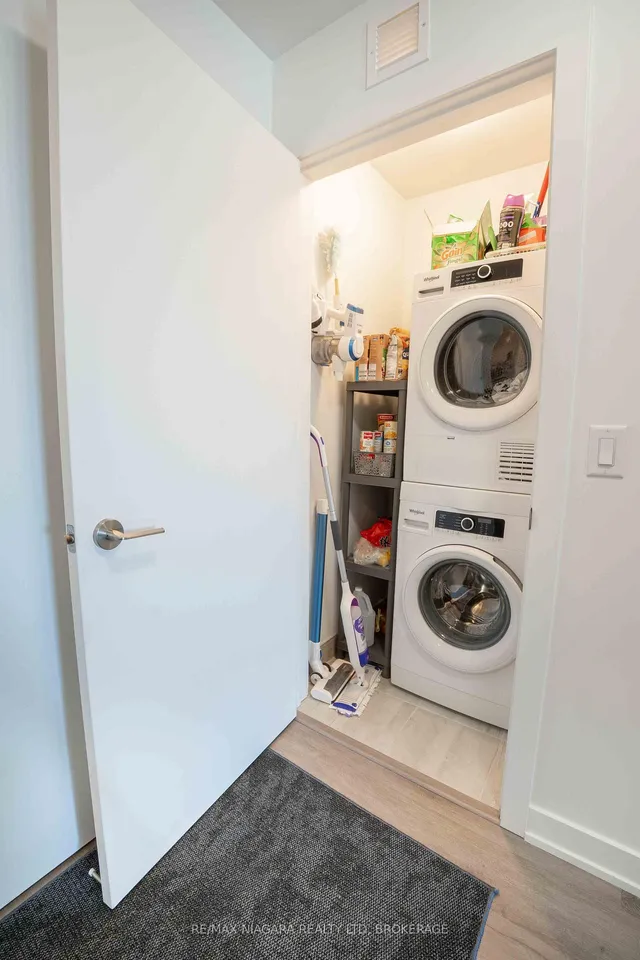 Additional image 11 of 600 North Service Rd Unit 202