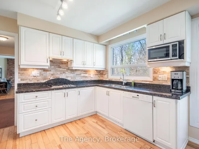 Additional image 10 of 2153 Devon Rd