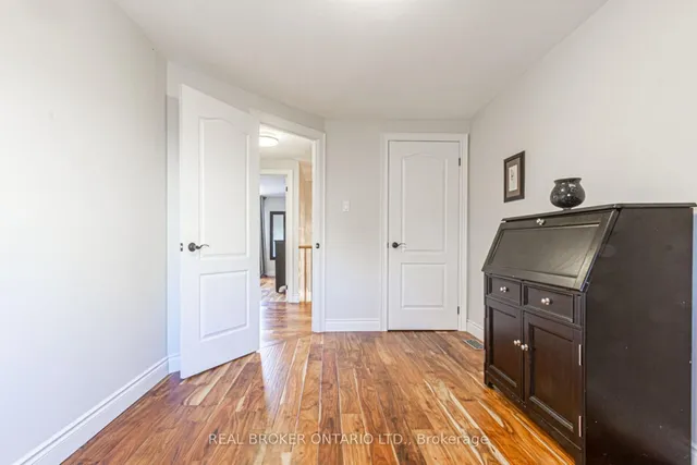 Additional image 23 of 1522 Lancaster Dr Unit 18