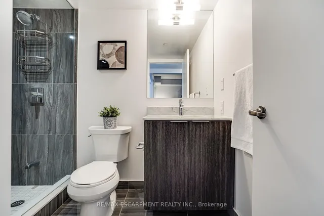 Additional image 22 of 955 BAY St Unit 1809