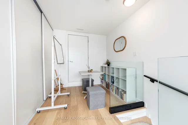 Additional image 40 of 536A Eglinton Ave