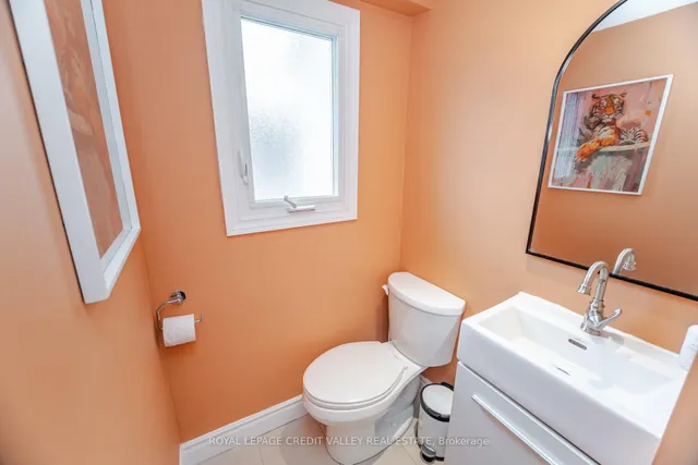 Additional image 29 of 165 Islington Ave