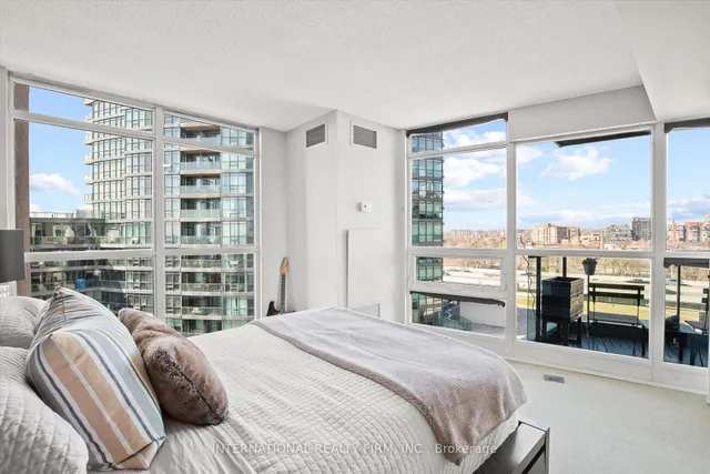 Additional image 8 of 219 Fort York Blvd Unit 1202