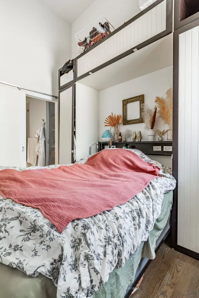 Additional image 25 of 915 King St Unit 208