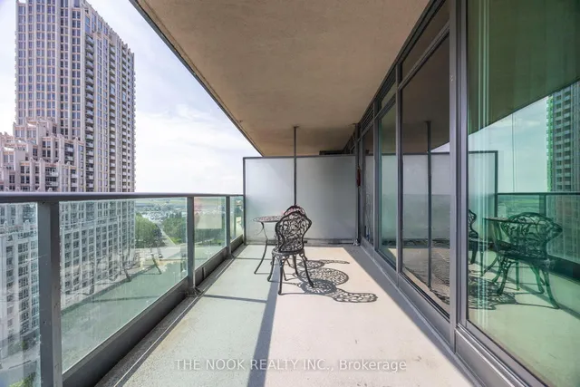 Additional image 18 of 209 Fort York Blvd Unit 1468