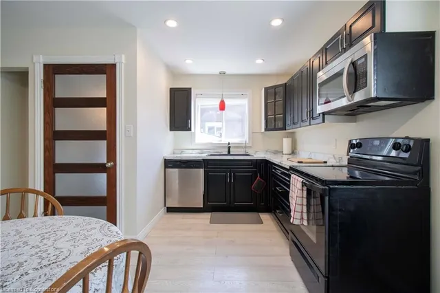 Additional image 11 of 187 Clover Pl