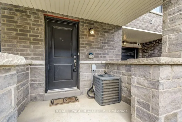 Additional image 6 of 383 Dundas St Unit 34