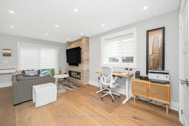 Additional image 7 of 820 Cosburn Ave