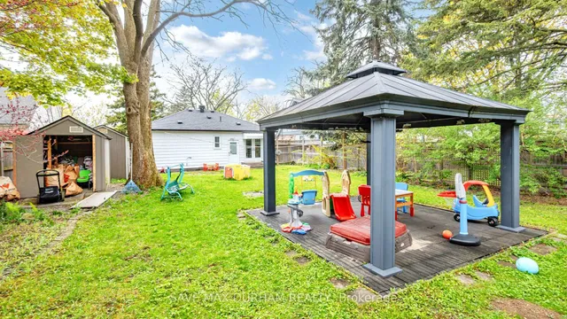 Additional image 40 of 165 Harewood Ave