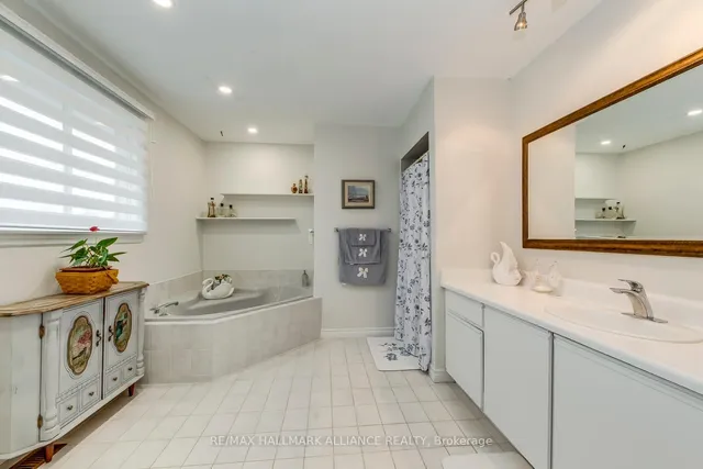 Additional image 30 of 2916 Sycamore St