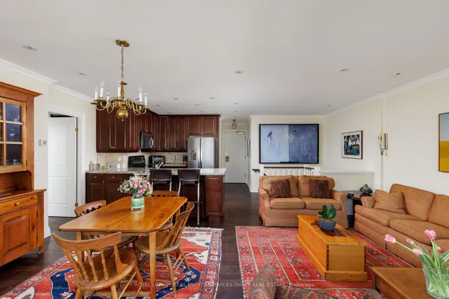 Additional image 9 of 8 Hawthorn Ave Unit 205