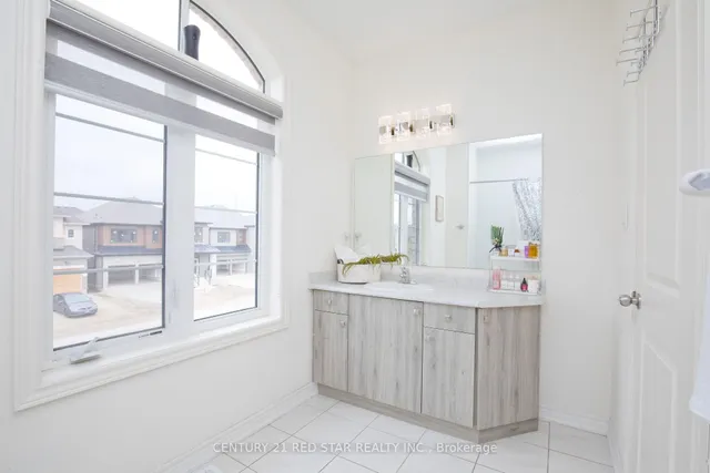 Additional image 14 of 633 Brisdale Dr