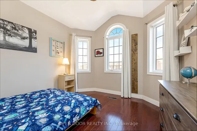 Additional image 25 of 221 Bussel Cres