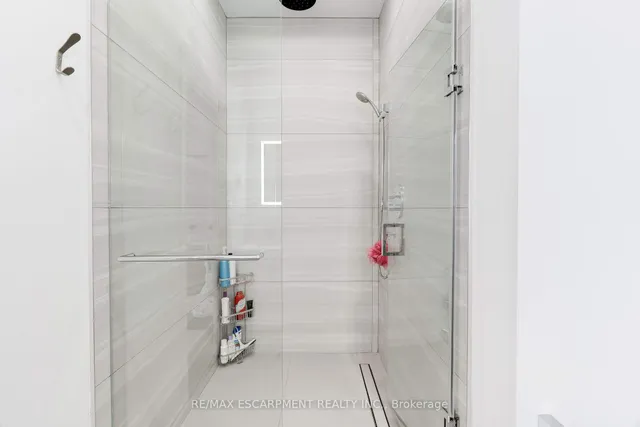 Additional image 26 of 46 Stanley Terr