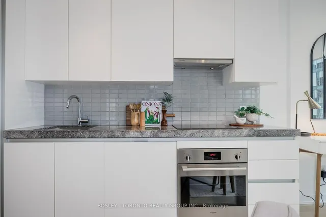 Additional image 15 of 629 King St Unit 928