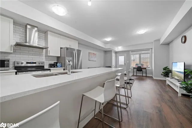 Additional image 3 of 182 Oat Lane