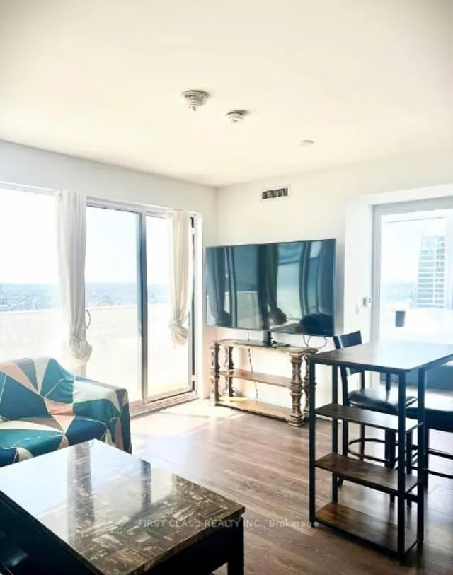 Additional image 3 of 501 Yonge St Unit 4302