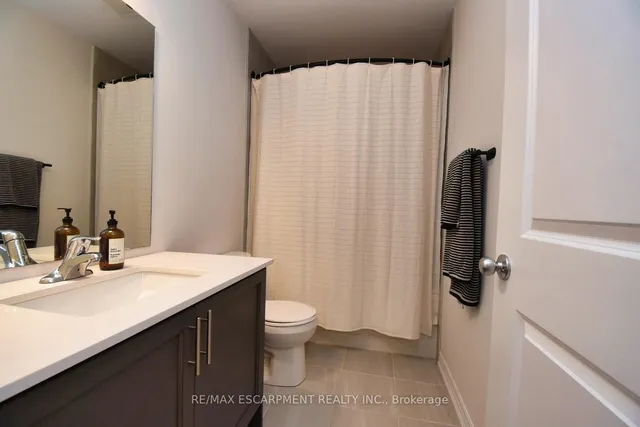 Additional image 33 of 187 Wilson St Unit 4