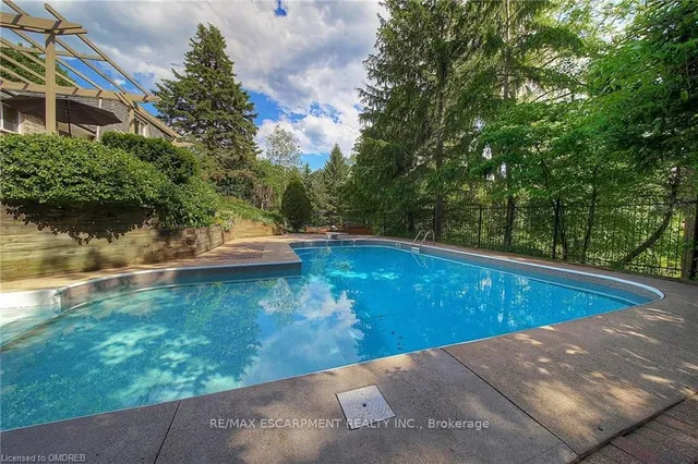 Additional image 45 of 170 Cavendish Crt