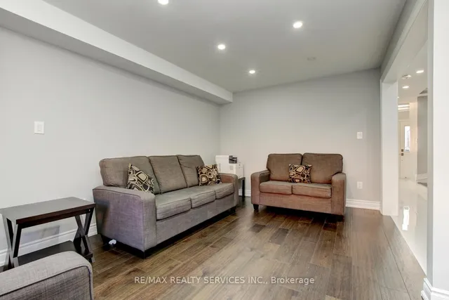 Additional image 9 of 44 Lormel Gate