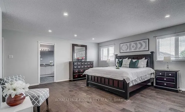 Additional image 11 of 35 Legend Lane