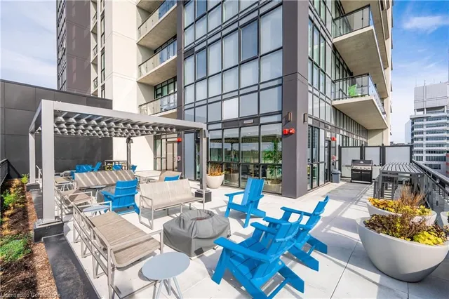 Additional image 43 of 60 Charles Street West Unit 1104