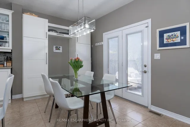 Additional image 10 of 537 VALRIDGE Dr