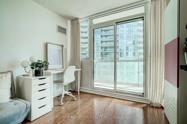 Additional image 3 of 25 Lower Simcoe St Unit 1505