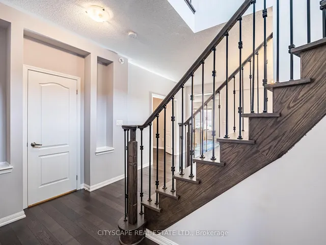 Additional image 10 of 416 Gooch Cres