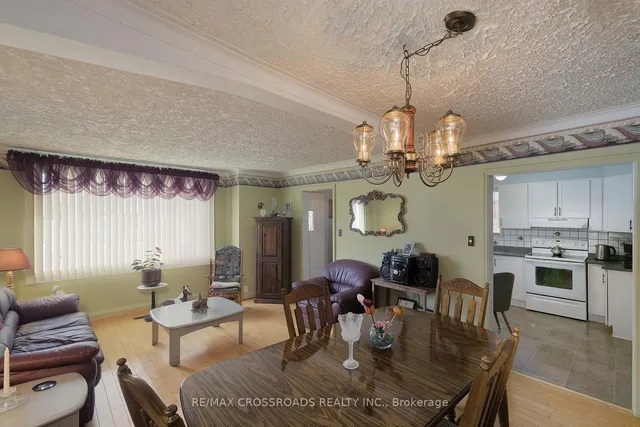 Additional image 9 of 1310 Victoria Park Ave