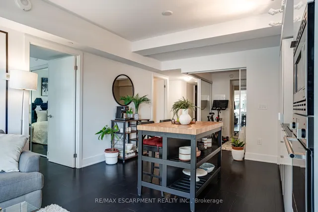 Additional image 13 of 955 BAY St Unit 1809