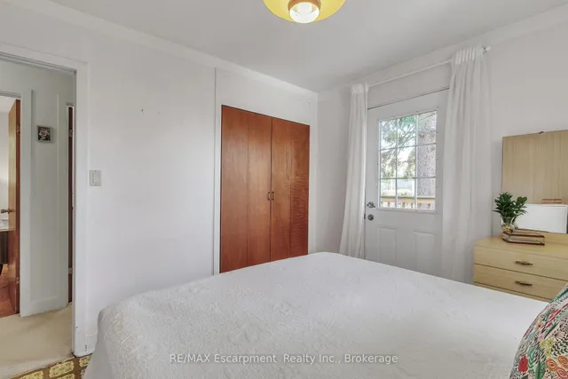 Additional image 27 of 1060 Brook View Ave