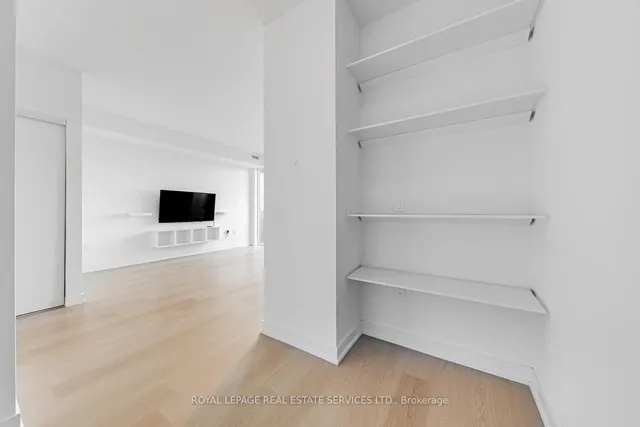 Additional image 16 of 859 The Queensway N/A Unit 313