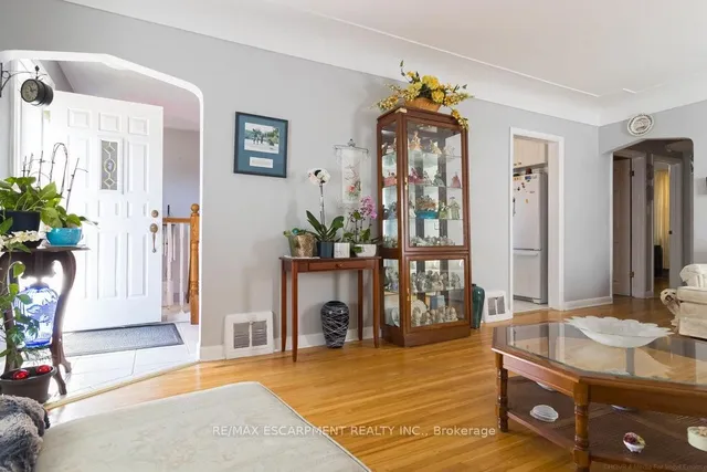 Additional image 5 of 773 Queensdale Ave