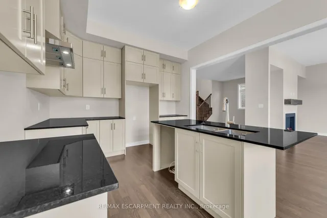 Additional image 20 of 67 Starfire Cres